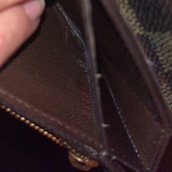 Louis Vuitton Damier wallet - Picture 11 of 11
